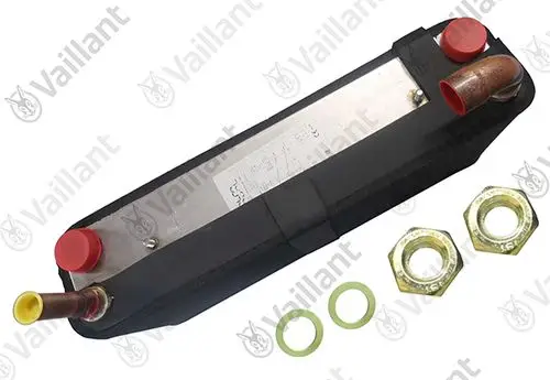 Vaillant-Kühlgerät mit zwei Anschlüssen, einem roten und einem gelben Ventil, sowie zwei Unterlegscheiben und zwei Muttern, montiert auf einer metallischen Basis.